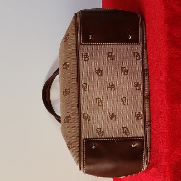 ☆Dooney and Bourke Bag.☆ - Picture 4 of 16